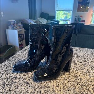Steve Madden Glossy Black Heeled Boots